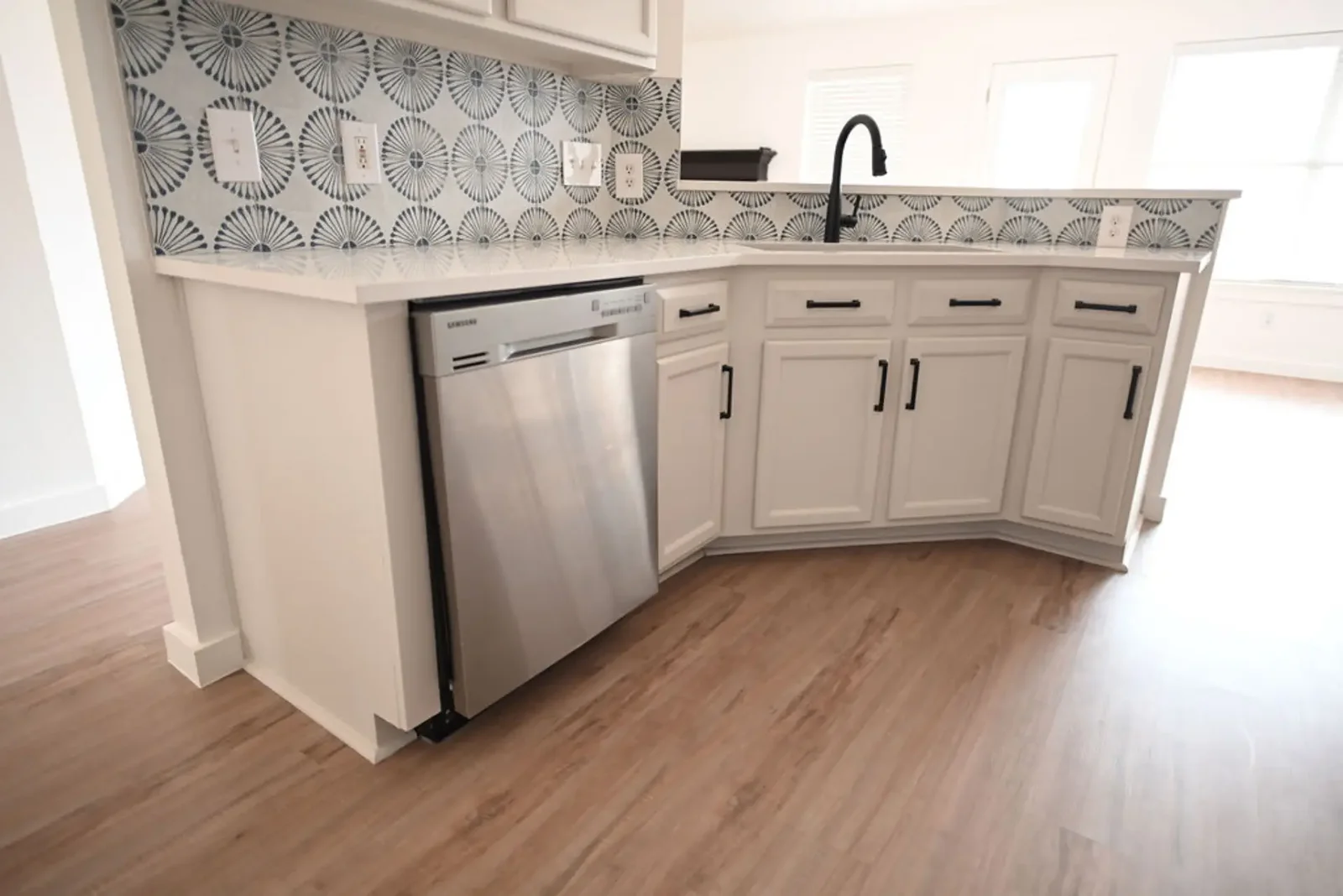 /assets/sb/26fb510217_winding_brook_dsc_2294-0.webp