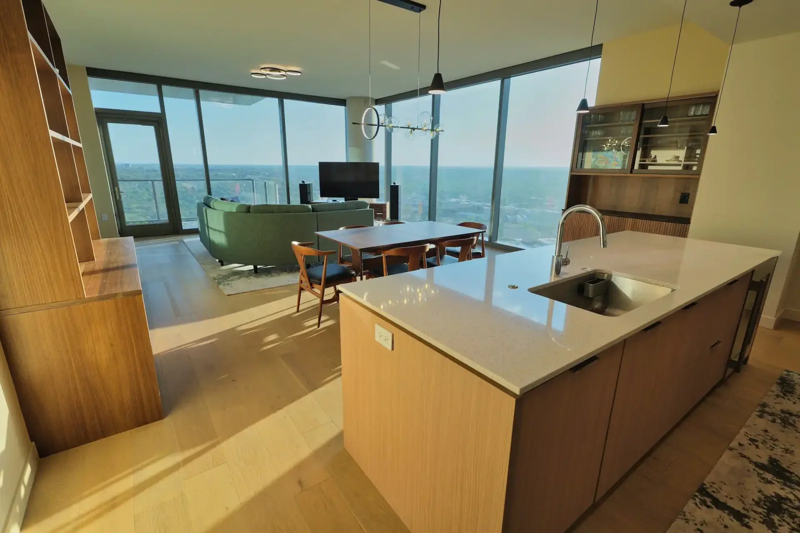/assets/sb/37978312b8_east_avenue_28-0.webp