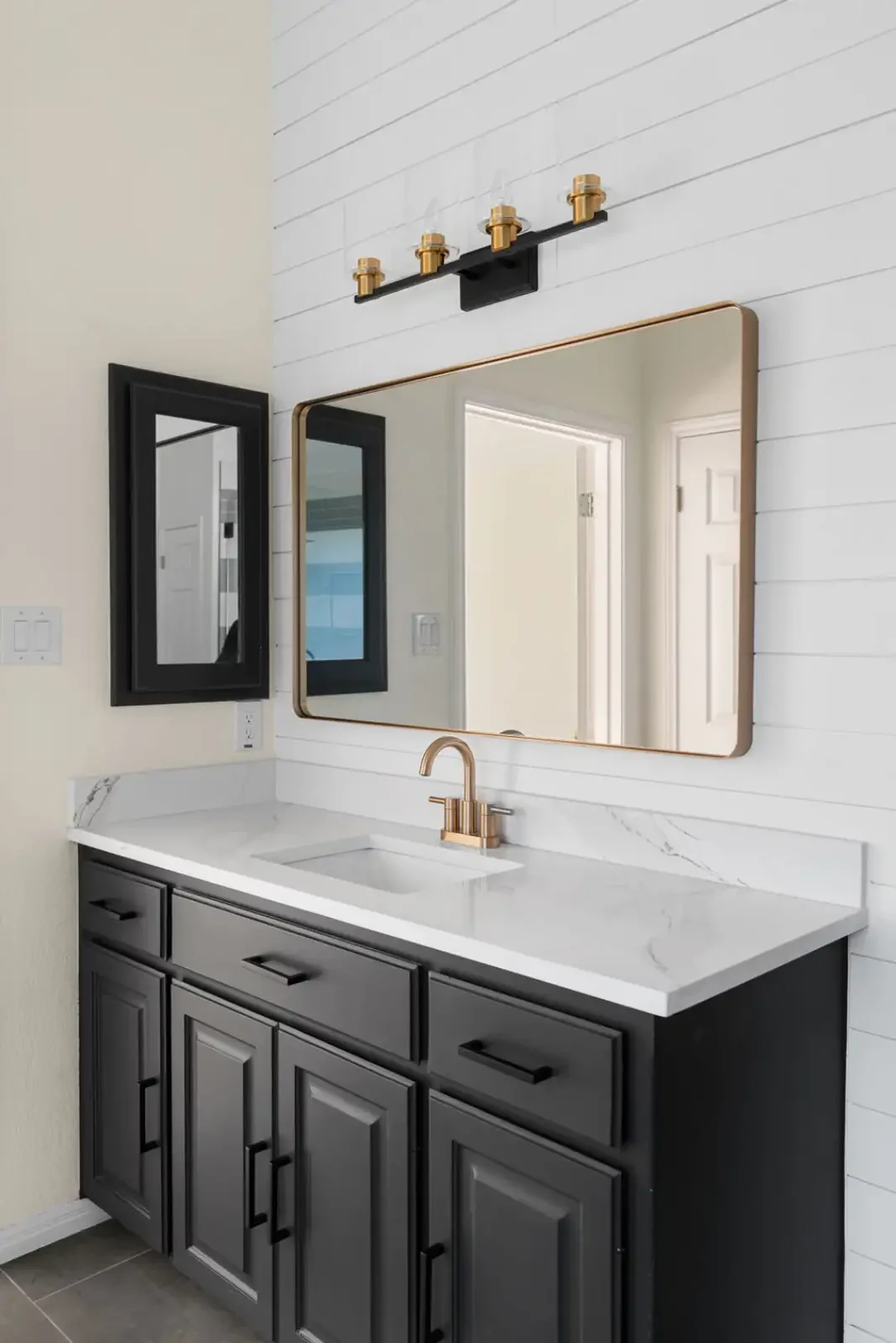 /assets/sb/75e9456c55_redmond_9-web-or-mls-dsc07045-0.webp