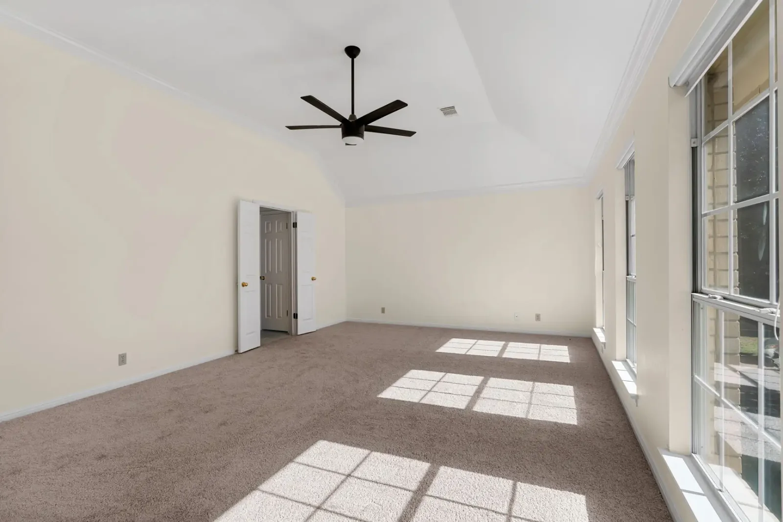 /assets/sb/8277817ca3_redmond_15-web-or-mls-dsc07111-0.webp