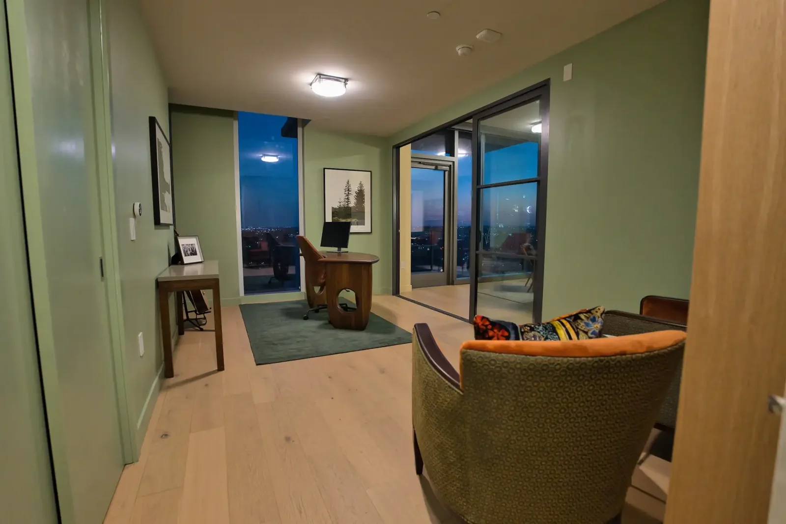 /assets/sb/83c458763d_east_avenue_2-0.webp
