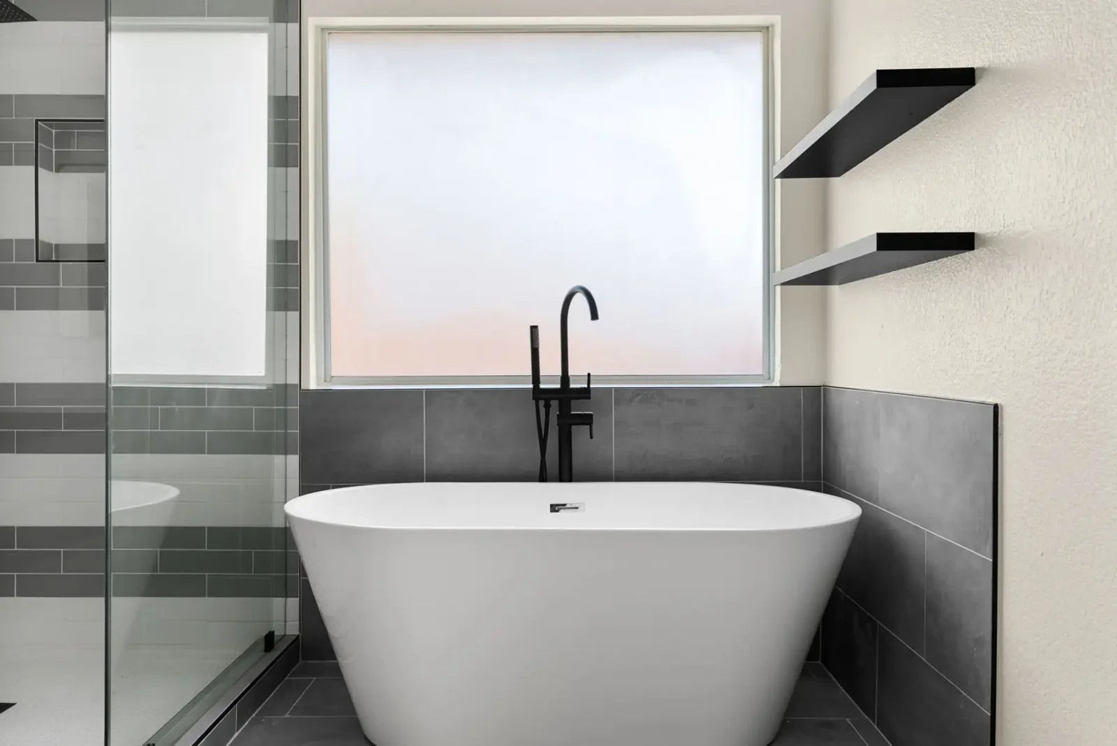 /assets/sb/91f7262844_redmond_1-web-or-mls-dsc07010-0.webp