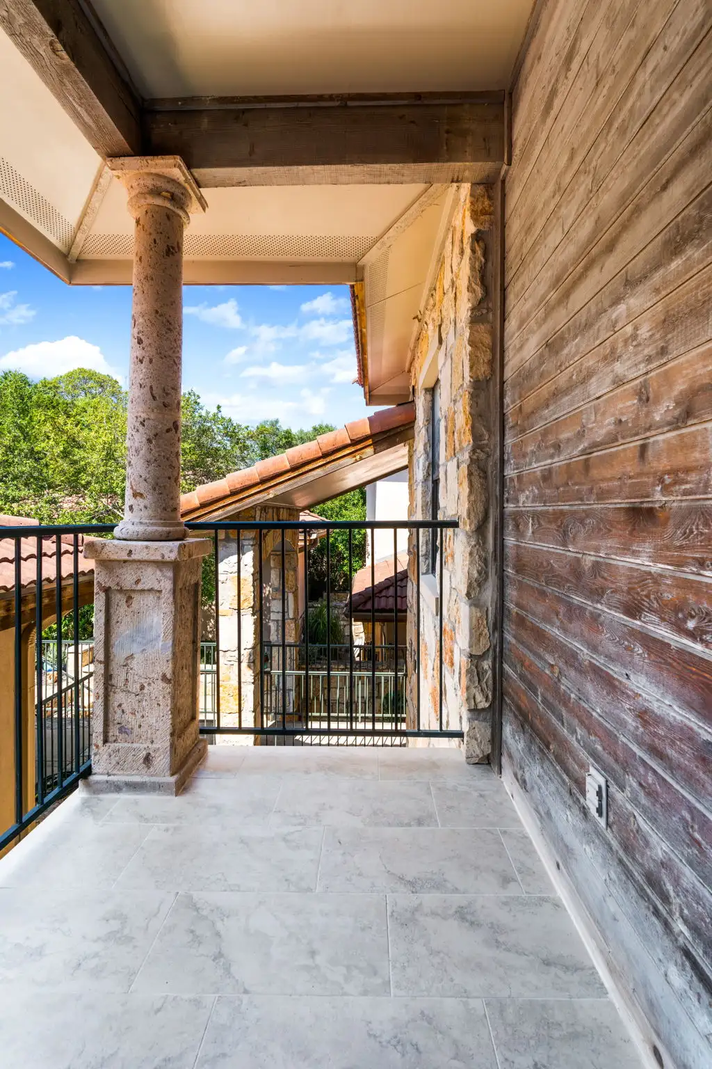 /assets/sb/9d296ce41c_liberty_park_24-web-or-mls-24-0.webp