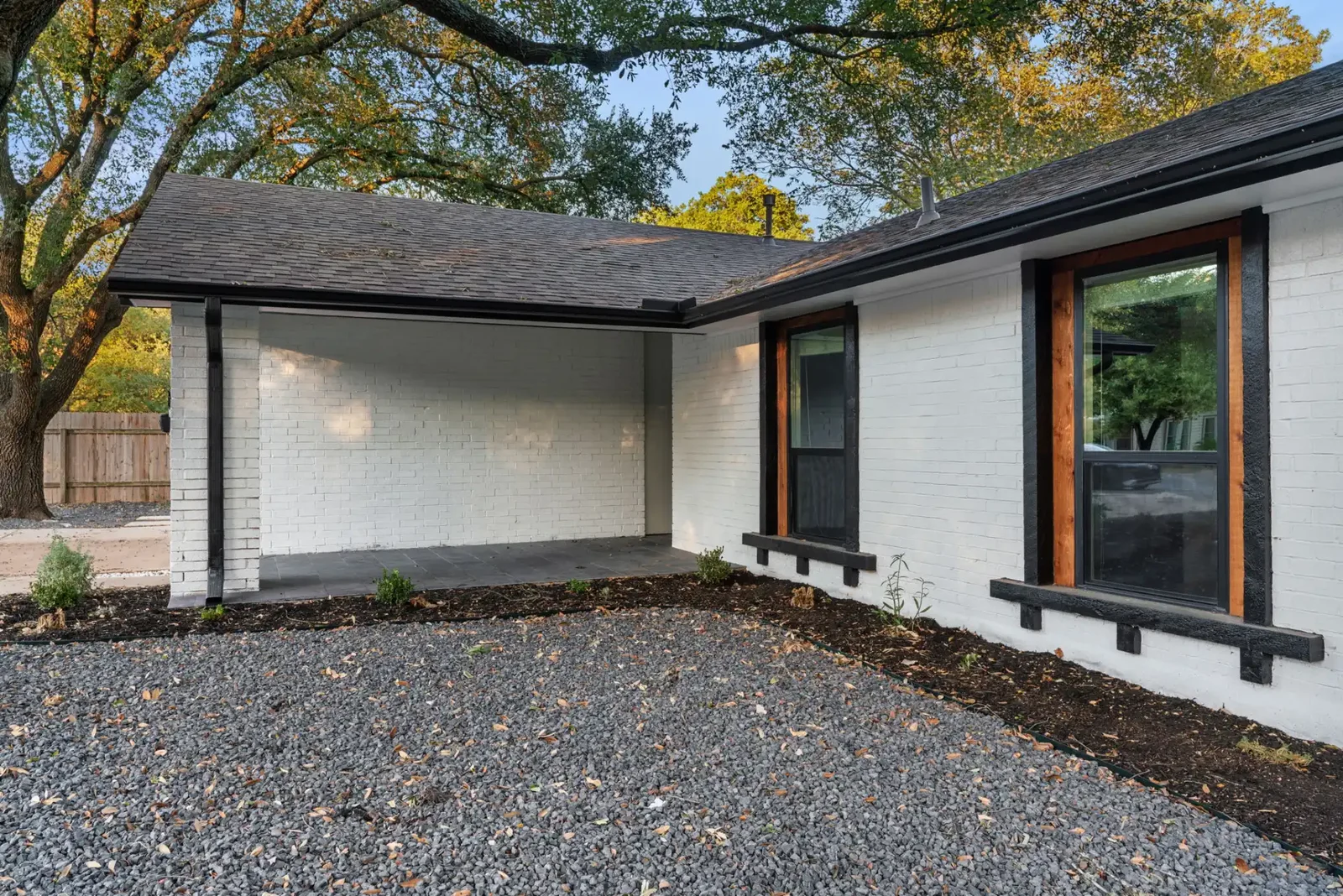/assets/sb/b394423022_emerald_forest_4-web-or-mls-dsc07380-0.webp