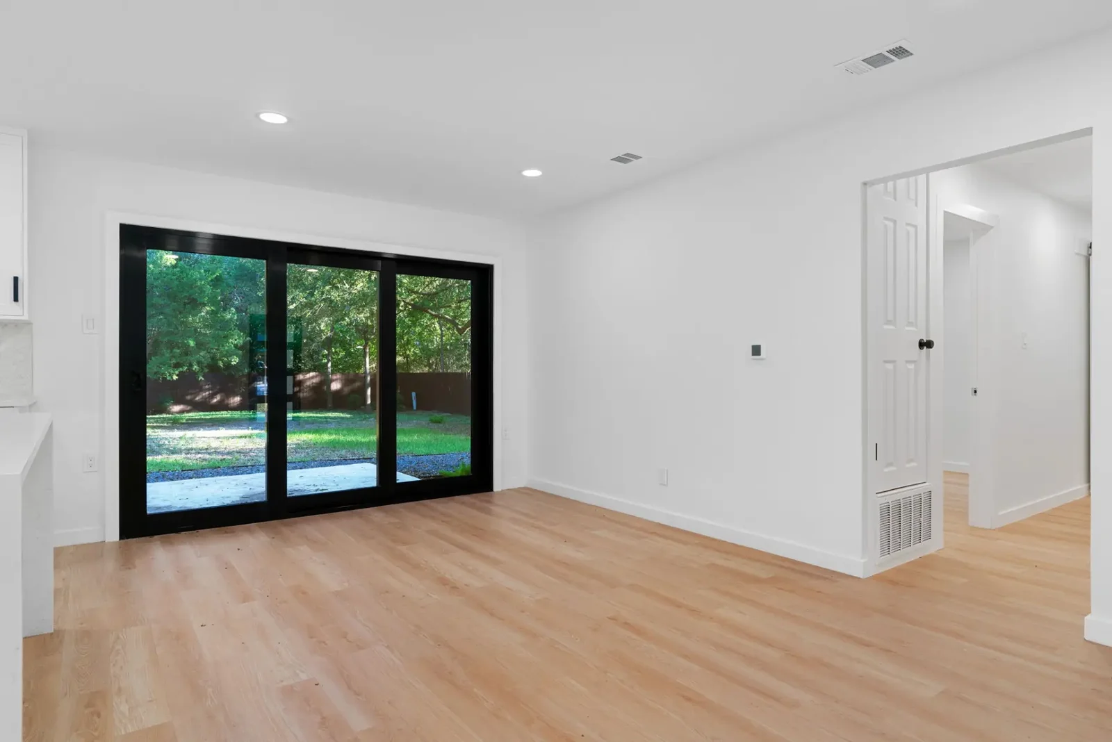 /assets/sb/cac7b85c5b_emerald_forest_14-web-or-mls-dsc07233-0.webp