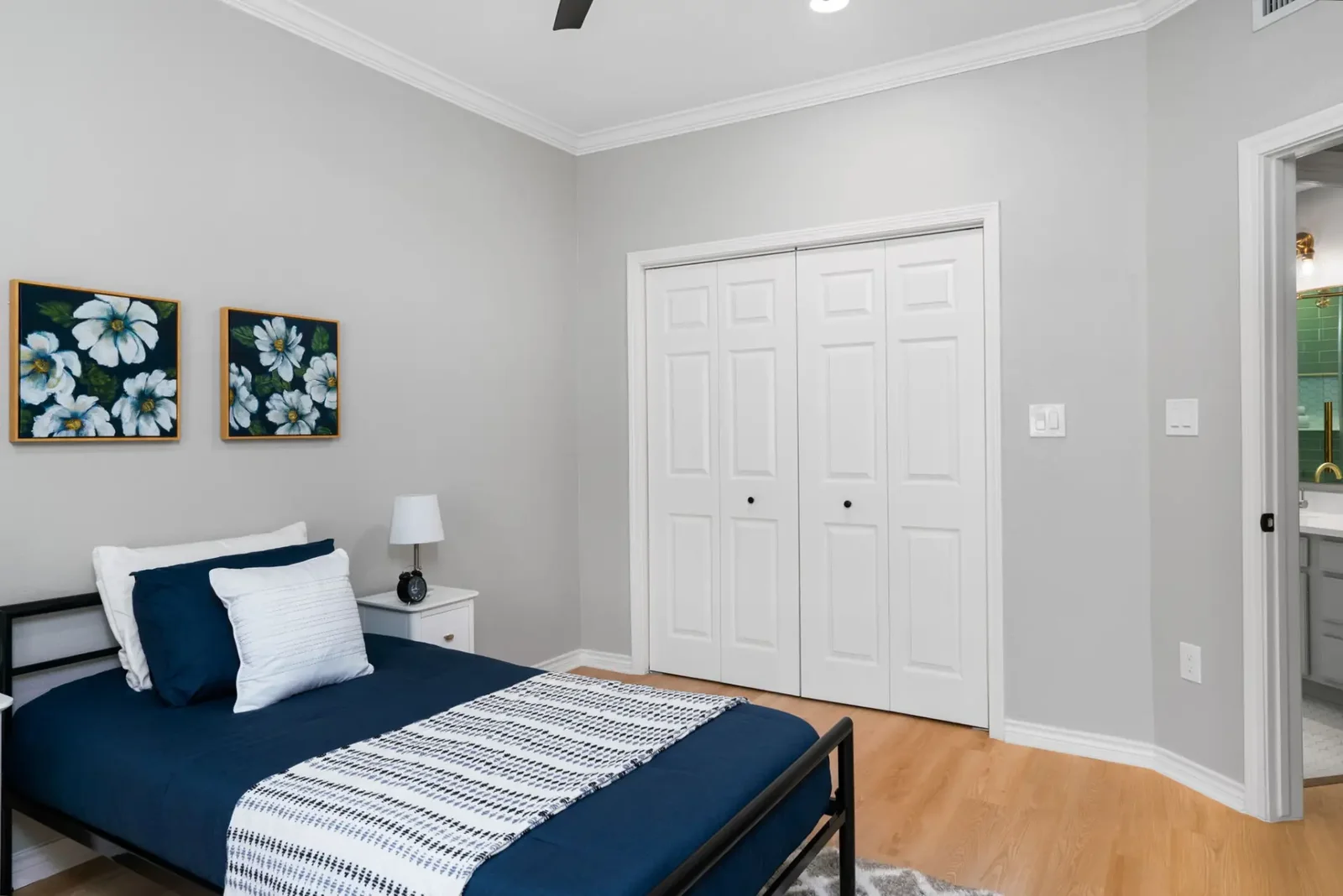 /assets/sb/df1ff43759_liberty_park_12-web-or-mls-12-0.webp