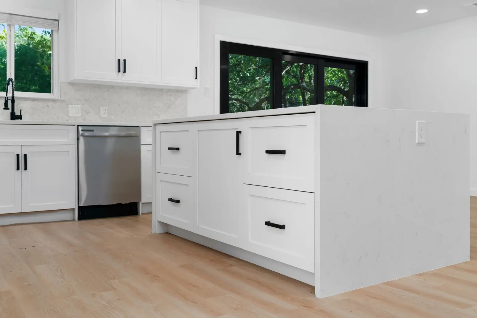 /assets/sb/df47976b3f_emerald_forest_12-web-or-mls-dsc07186-0.webp