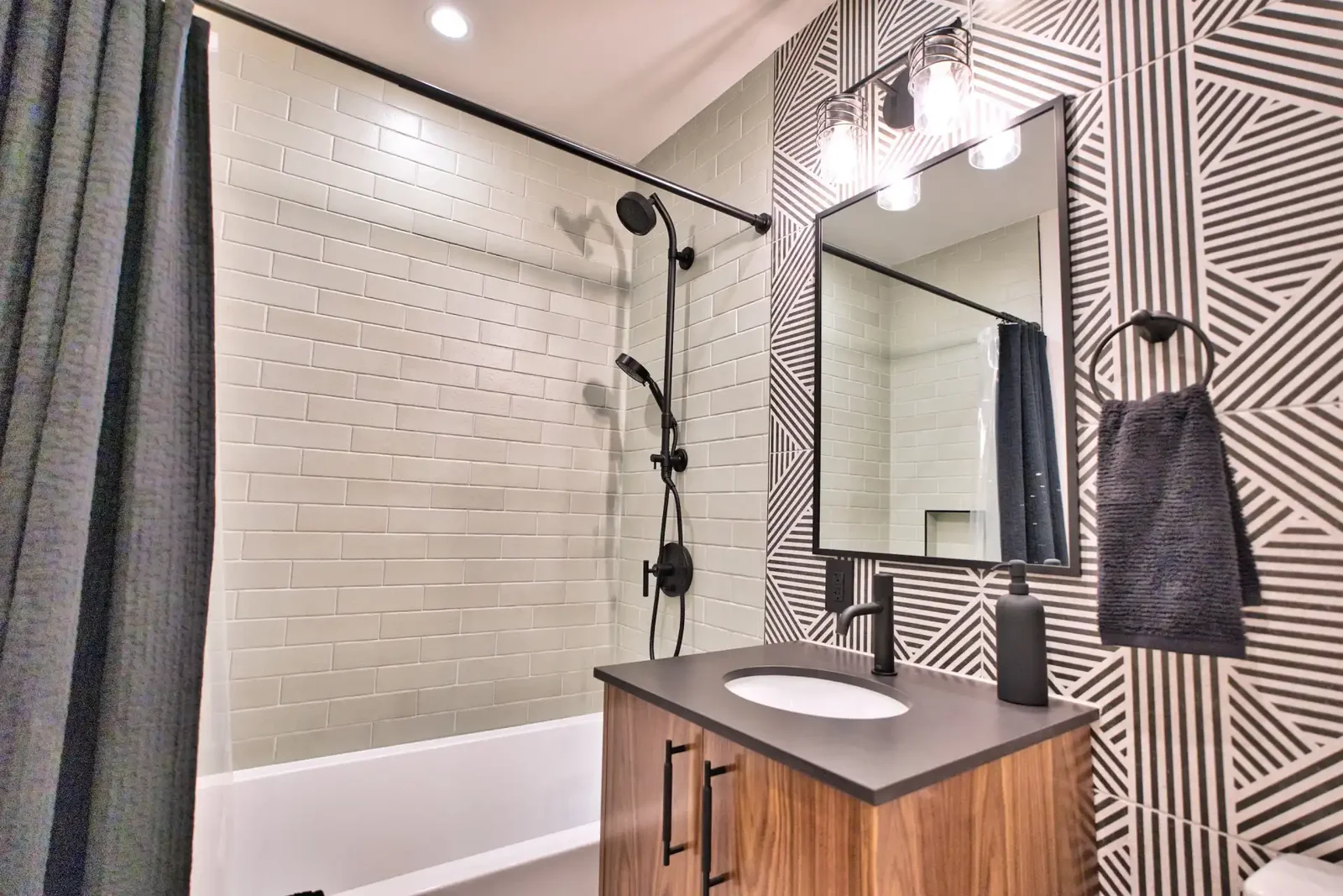 /assets/sb/f7e7c092e6_east_avenue_19-0.webp